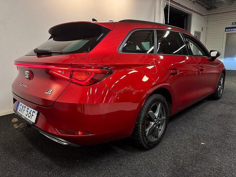 Begagnad Seat Leon FR 150 HK (110 kW) 2021 Röd Kombi