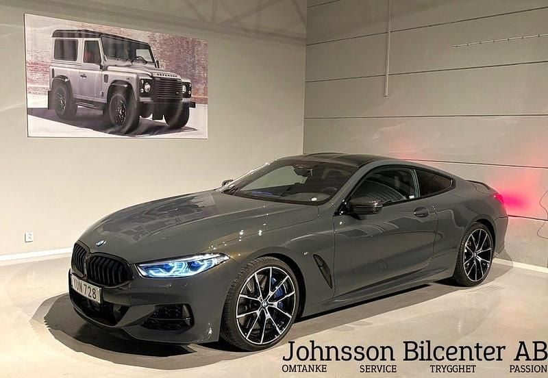 Grå Begagnad 2018 BMW M850 Sportkupé | 729 900 kr (Dyr) - Bild 1/4