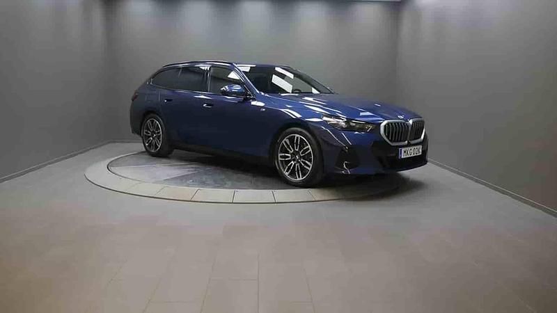Begagnad BMW 520 2025 Blå Kombi