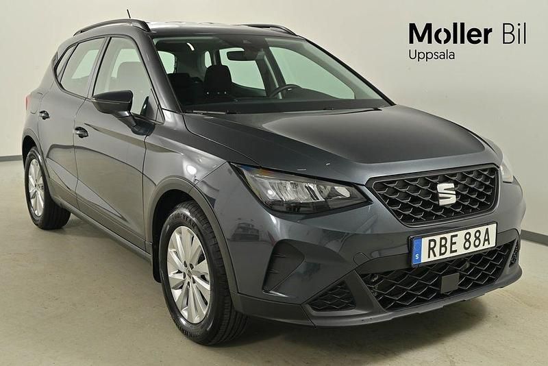 Grå (magnetic tech metallic) Begagnad 2024 Seat Arona Style SUV | 204 900 kr (Marknadspris) - Bild 1/4