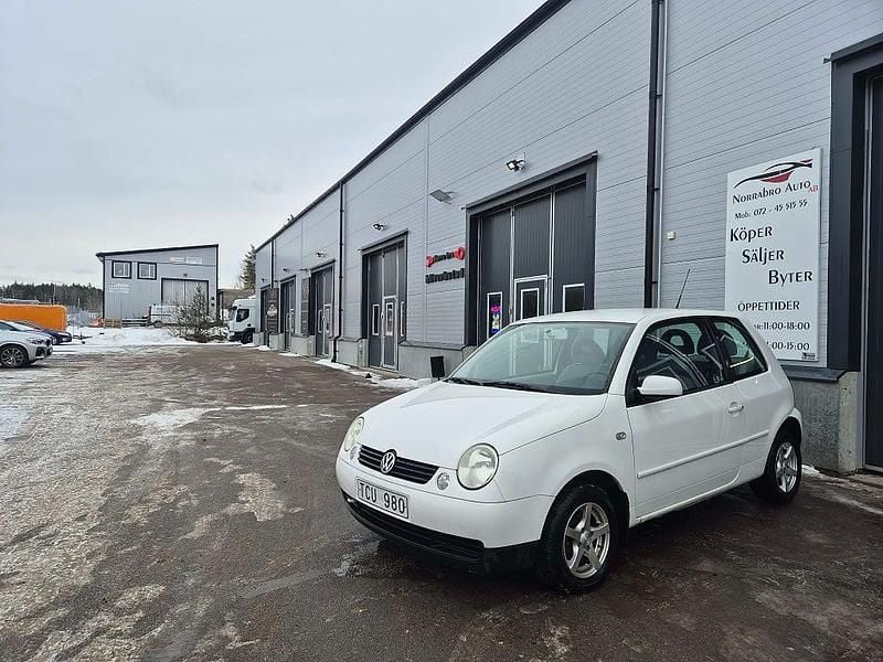 Begagnad VW Lupo 75 HK (55 kW) 2002 Vit Halvkombi