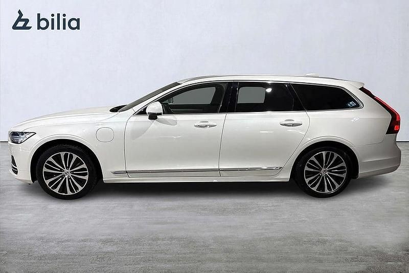 Begagnad Volvo V90 Core 253 HK (186 kW) 2022 Vit Kombi