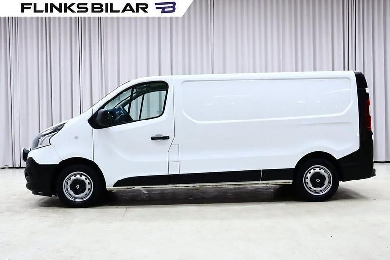 Vit Begagnad 2019 Renault Trafic Minibuss | 169 700 kr (Bra pris) - Bild 1/4