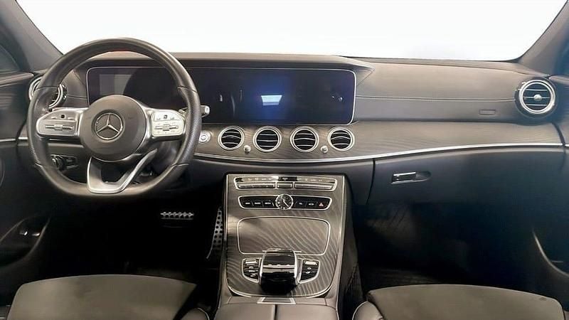Begagnad Mercedes E300 AMG line 194 HK (142 kW) 2020 Grå