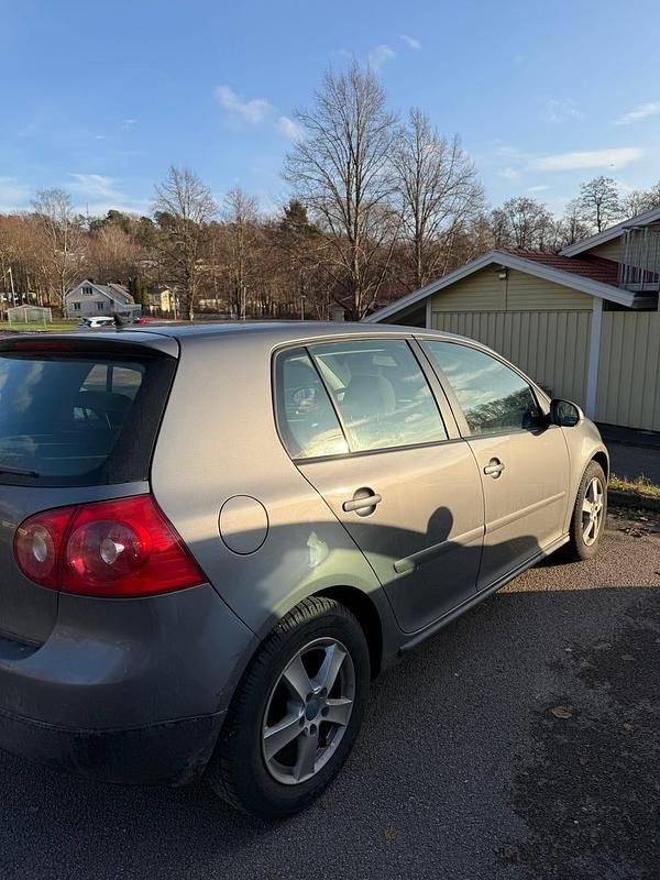 Begagnad 2008 VW Golf VI Halvkombi | 20 000 kr (Superpris) - Bild 1/4