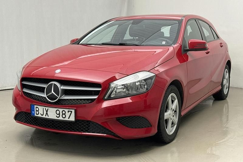 Röd Begagnad 2013 Mercedes A180 | 105 000 kr (Bra pris) - Bild 1/4