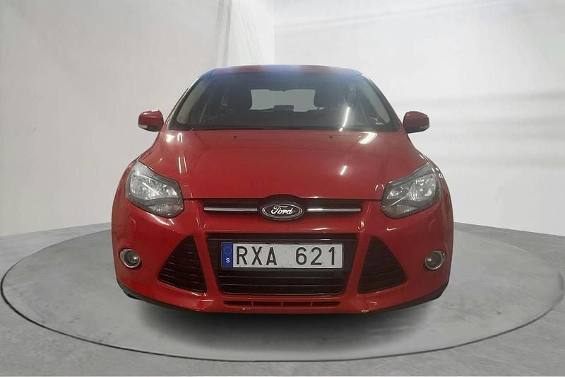 Begagnad Ford Focus 95 HK (69 kW) 2012 Röd Kombi