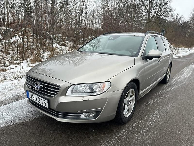 Champagne Begagnad 2015 Volvo V70 Kombi | 80 000 kr (Bra pris) - Bild 1/4