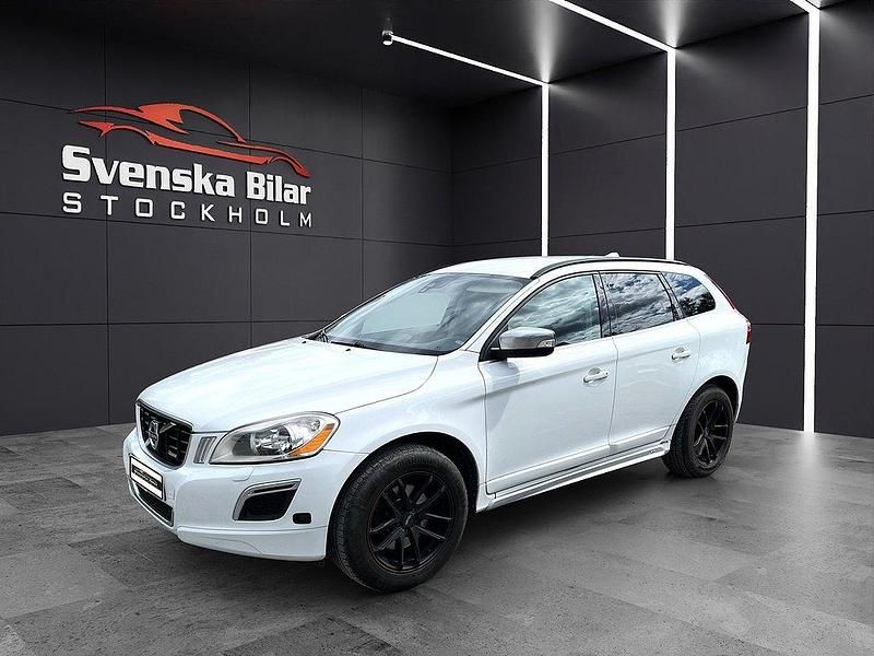 Vit Begagnad 2010 Volvo XC60 R-Design SUV | 129 900 kr (Dyr) - Bild 1/4