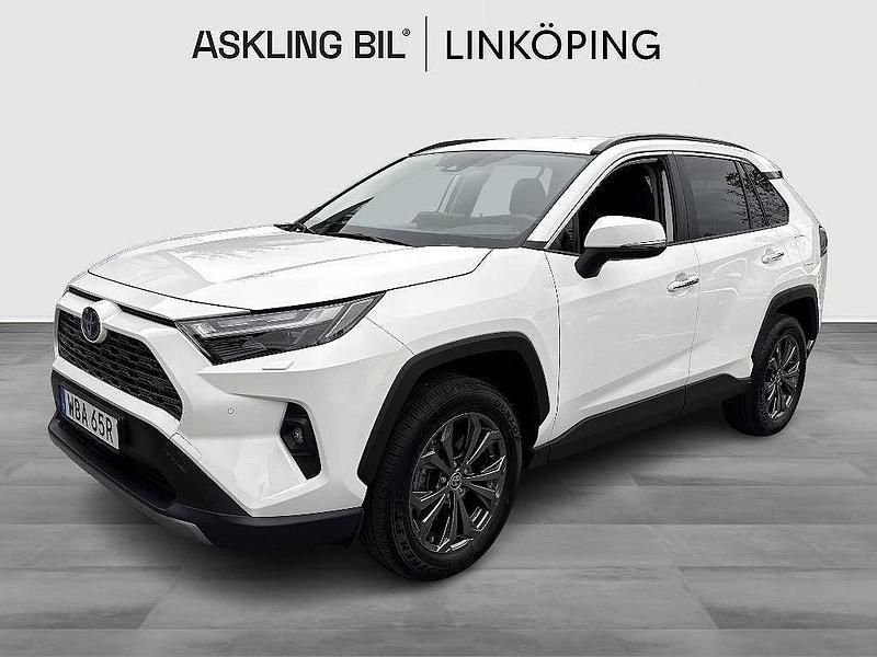Vit Begagnad 2023 Toyota RAV4 Hybrid Executive SUV | 429 000 kr (Marknadspris) - Bild 1/4