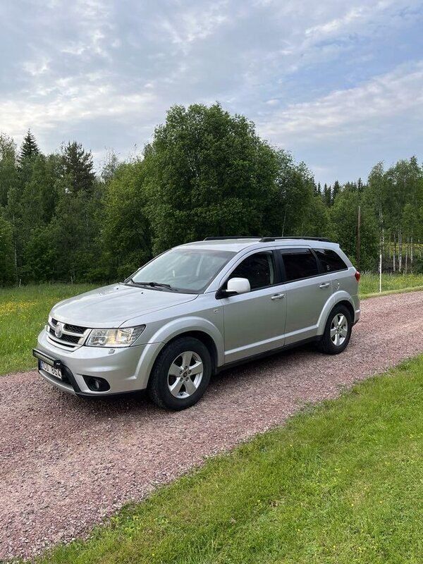 Grå Begagnad 2012 Fiat Freemont SUV | 55 000 kr (Marknadspris) - Bild 1/4