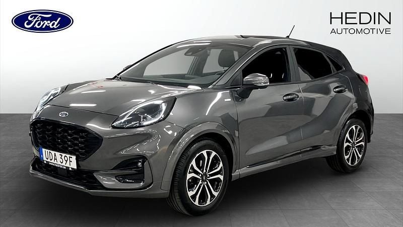 Grå Begagnad 2022 Ford Puma ST-Line SUV | 199 000 kr (Marknadspris) - Bild 1/4