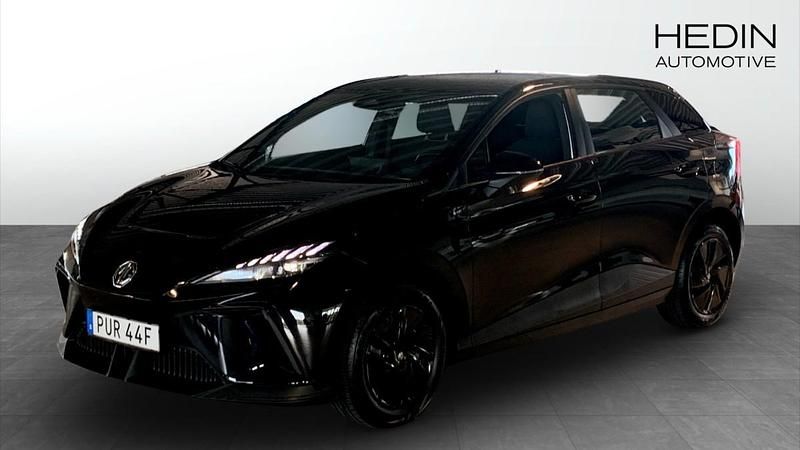 Svart (black) Begagnad 2022 MG MG4 EV Halvkombi | 249 900 kr - Bild 1/4