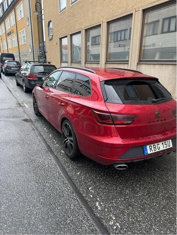 Röd Begagnad 2019 Cupra Leon Kombi | 275 000 kr (Marknadspris) - Bild 1/4