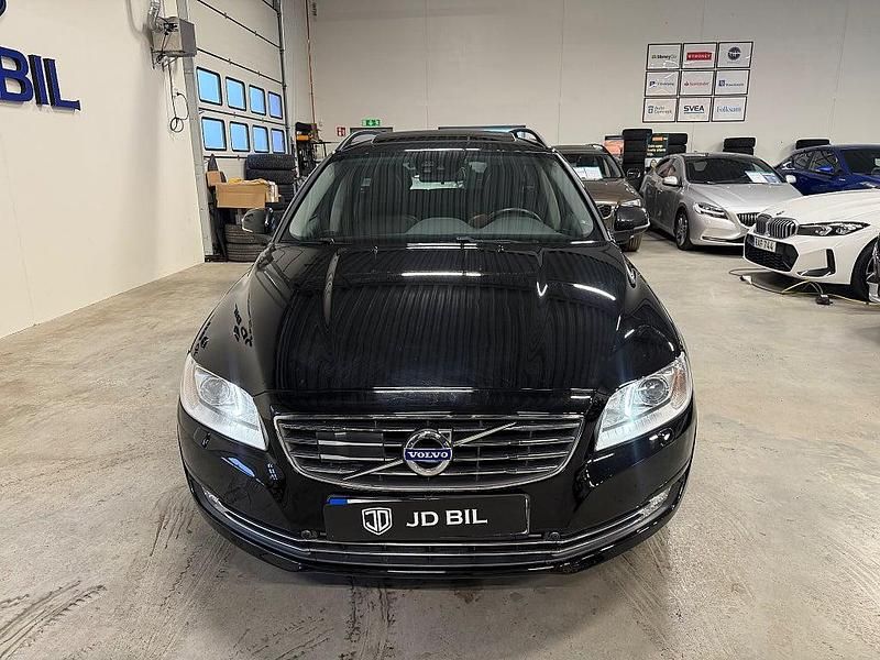 Begagnad Volvo V70 Momentum 181 HK (133 kW) 2014 Svart Kombi