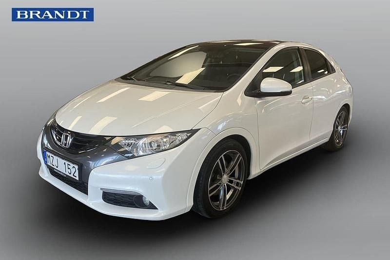 Vit Begagnad 2012 Honda Civic Executive Halvkombi | 89 900 kr (Bra pris) - Bild 1/4