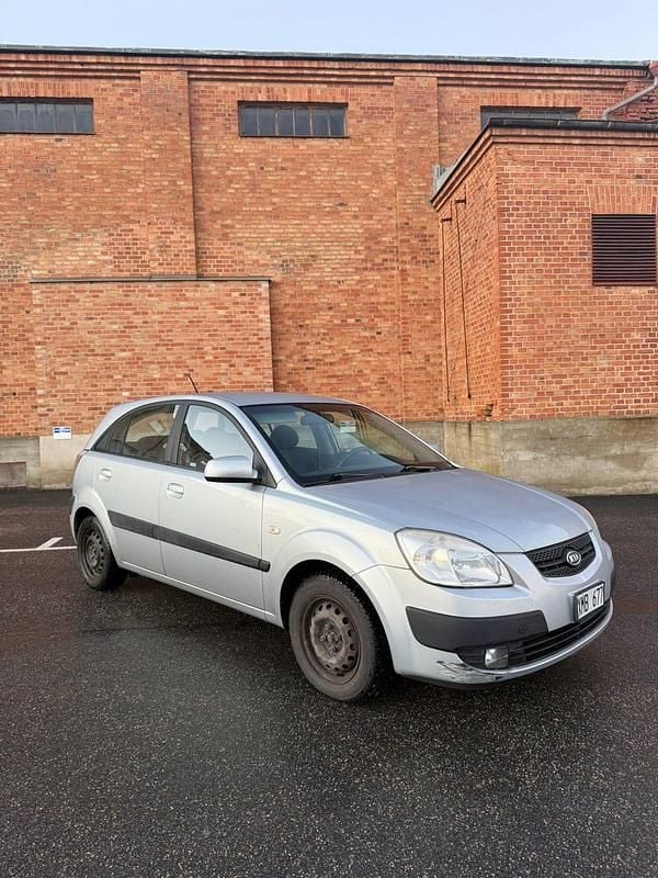Begagnad 2006 Kia Rio | 24 900 kr (Bra pris) - Bild 1/4