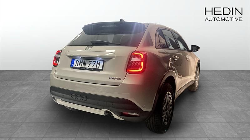 Begagnad Fiat 600 Lounge 101 HK (74 kW) 2025 Grå (beige) SUV