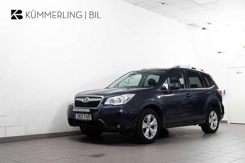 Mörkgrå Begagnad 2015 Subaru Forester XE SUV | 113 900 kr (Bra pris) - Bild 1/4