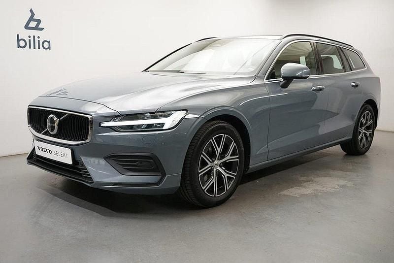 Grå Begagnad 2023 Volvo V60 Core Kombi | 329 900 kr (Bra pris) - Bild 1/3