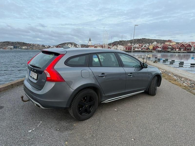 Begagnad Volvo V60 CC 150 HK (110 kW) 2016 Kombi