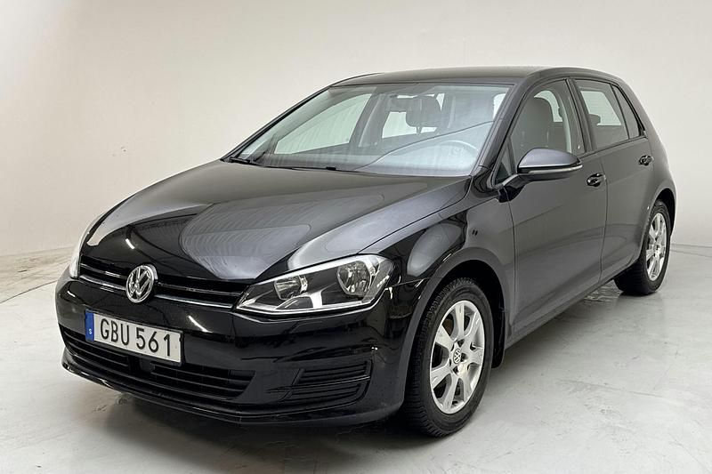 Svart Begagnad 2016 VW Golf VII | 134 900 kr (Marknadspris) - Bild 1/4