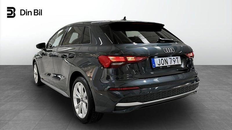 Begagnad Audi A3 Advanced 150 HK (110 kW) 2025 Manhattangrå metallic Sedan