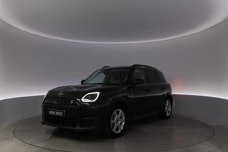 Svart Begagnad 2024 Mini Countryman SUV | 439 900 kr - Bild 1/4