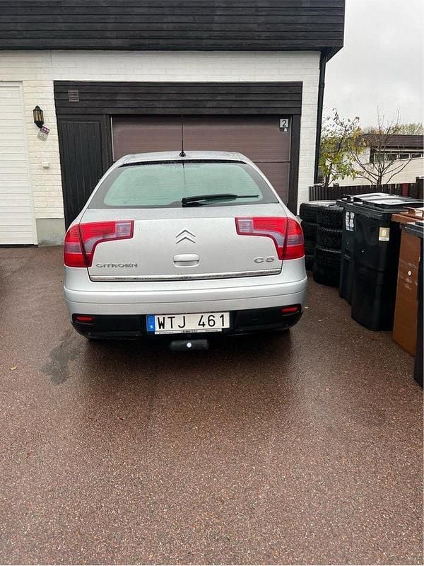 Silver Begagnad 2005 Citroën C5 Halvkombi | 18 000 kr (Marknadspris) - Bild 1/4