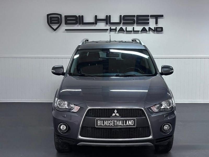 Begagnad Mitsubishi Outlander Comfort Edition 170 HK (125 kW) 2010 Grå SUV
