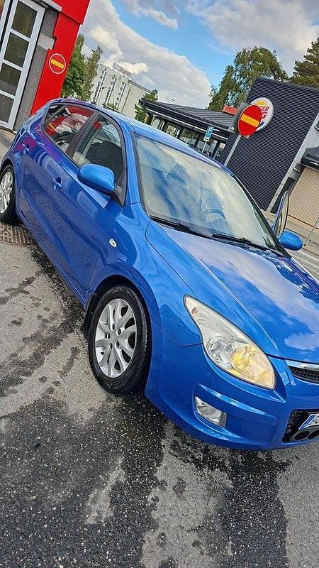 Blå Begagnad 2007 Hyundai i30 Halvkombi | 24 000 kr (Marknadspris) - Bild 1/4