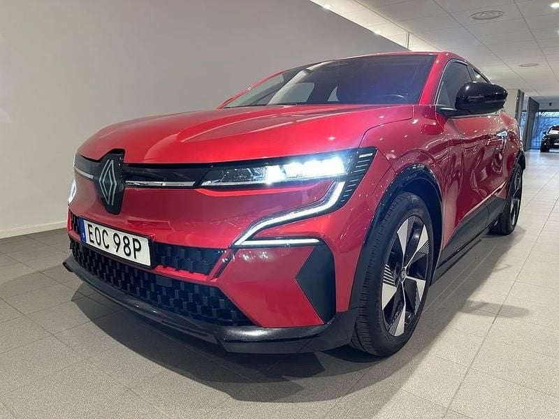 Röd Begagnad 2022 Renault Mégane IV Equilibre Halvkombi | 219 500 kr (Marknadspris) - Bild 1/4