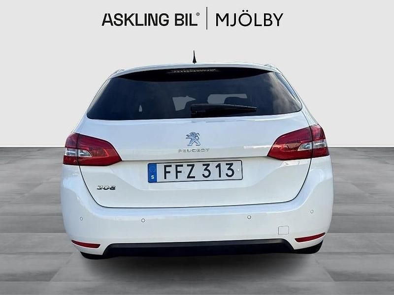 Begagnad Peugeot 308 SW Allure 131 HK (96 kW) 2015 Vit Kombi