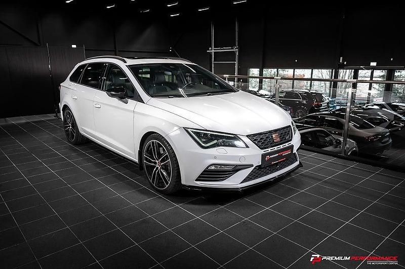 Vit Begagnad 2019 Seat Leon ST 4Drive Kombi | 299 800 kr (Dyr) - Bild 1/4