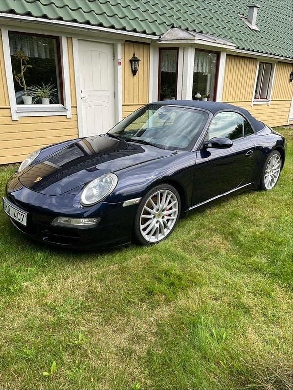 Blå Begagnad 2005 Porsche 911 Carrera S Cabriolet Cab | 500 000 kr - Bild 1/4