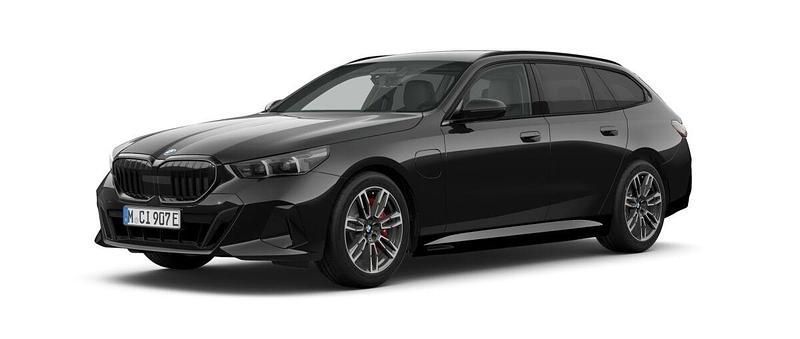 Ny 2025 BMW 530e Comfort Edition Kombi | 753 300 kr (Marknadspris) - Bild 1/4
