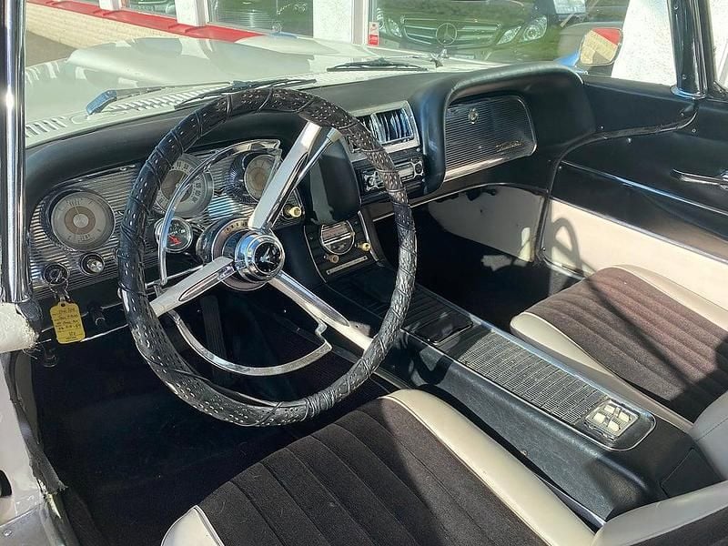 Begagnad Ford V8 301 HK (221 kW) 1959 Silver Sportkupé