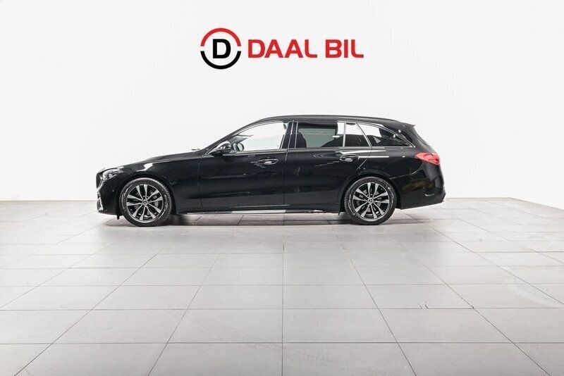 Svart Begagnad 2022 Mercedes C200 AMG Kombi | 459 700 kr (Marknadspris) - Bild 1/4