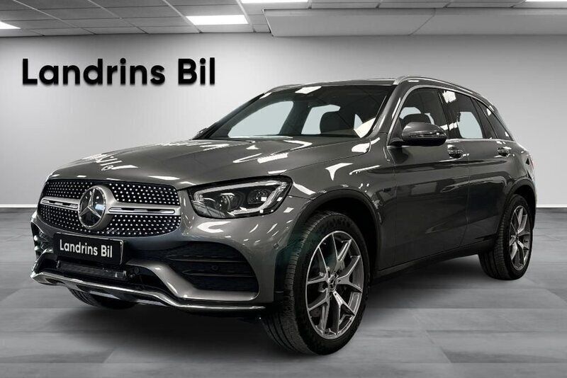 Grå Begagnad 2021 Mercedes GLC300e Premium SUV | 399 000 kr (Lite dyr) - Bild 1/4