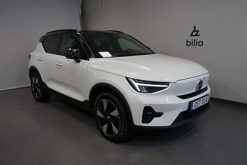 Vit Begagnad 2024 Volvo XC40 Core SUV | 419 900 kr - Bild 1/3