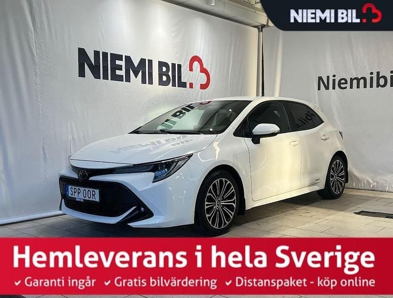 Vit Begagnad 2019 Toyota Corolla Halvkombi | 179 900 kr (Marknadspris) - Bild 1/3