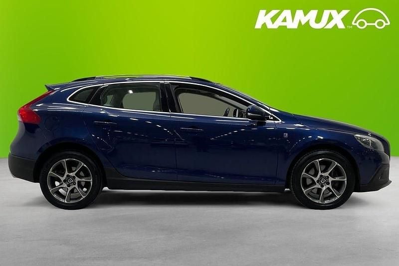 Begagnad Volvo V40 CC Ocean Race 190 HK (139 kW) 2015 Blå Kombi