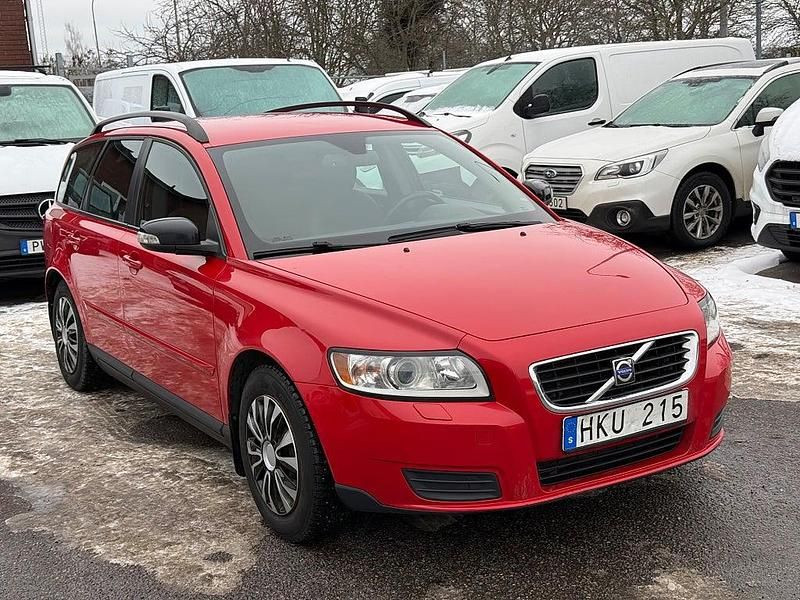 Begagnad Volvo V50 Kinetic 125 HK (91 kW) 2008 Röd Kombi