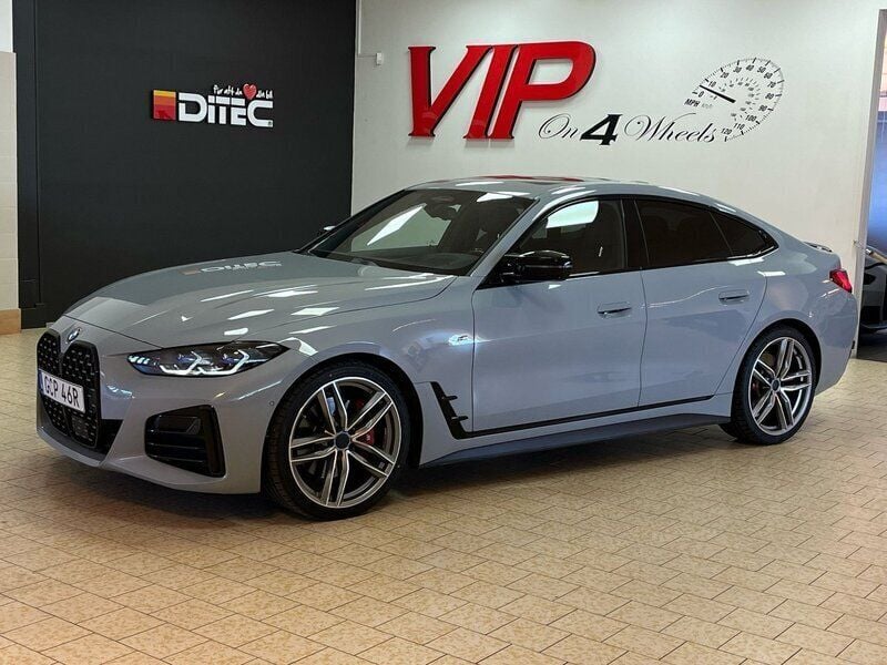 Grå Begagnad 2022 BMW M440 M Sport Sedan | 648 900 kr (Lite dyr) - Bild 1/4