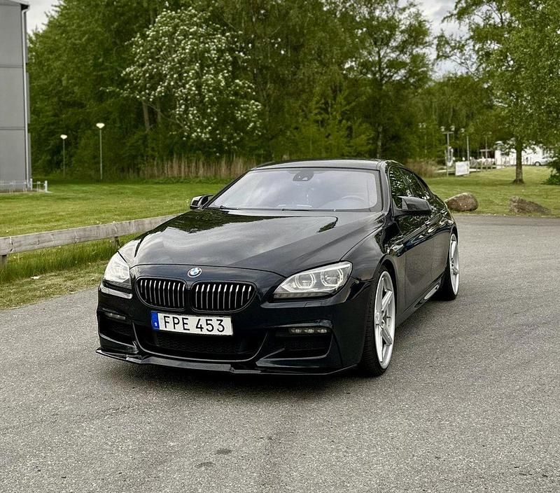 Svart Begagnad 2012 BMW 640 M Sport Sportkupé | 254 900 kr (Marknadspris) - Bild 1/4