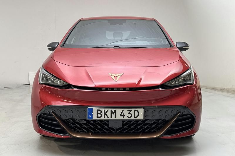 Begagnad Cupra Born 150 kW (204 HK) 2022 Röd Halvkombi