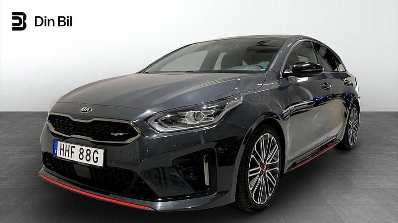 Grå Begagnad 2021 Kia Ceed GT 2 Kombi | 239 900 kr (Marknadspris) - Bild 1/4
