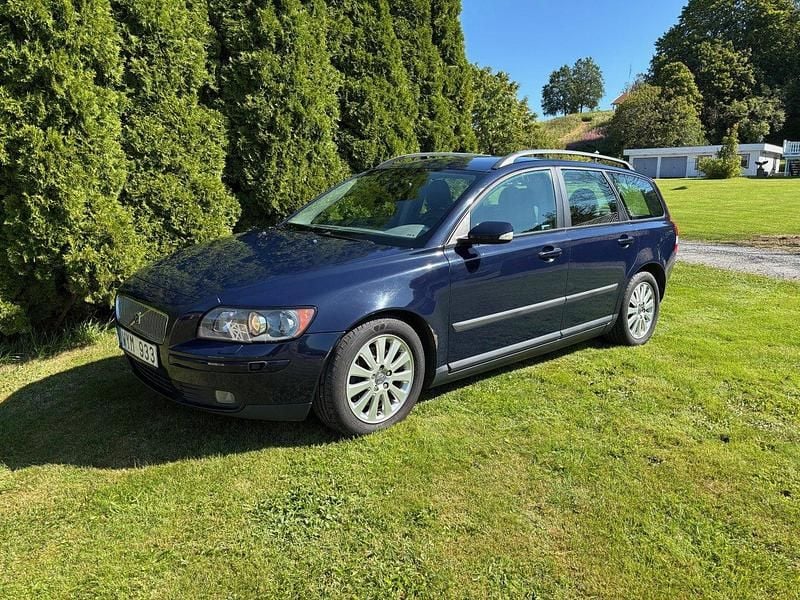 Blå Begagnad 2006 Volvo V50 Kinetic Kombi | 25 000 kr (Bra pris) - Bild 1/4