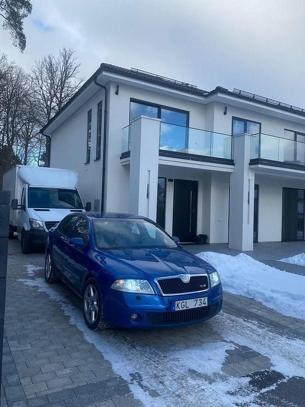 Begagnad Skoda Octavia RS 200 HK (147 kW) 2006 Blå