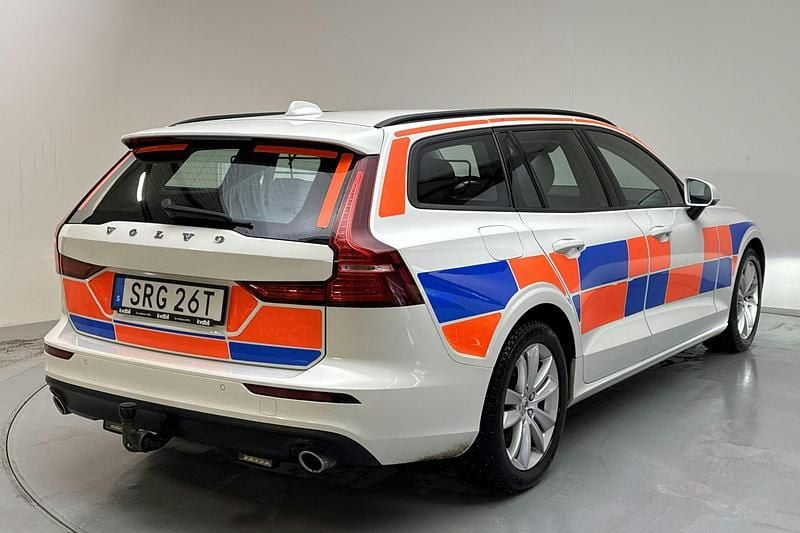 Begagnad Volvo V60 Momentum 190 HK (139 kW) 2020 Vit Kombi
